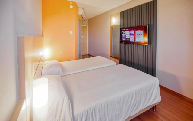 Hus Hotel Dourados
