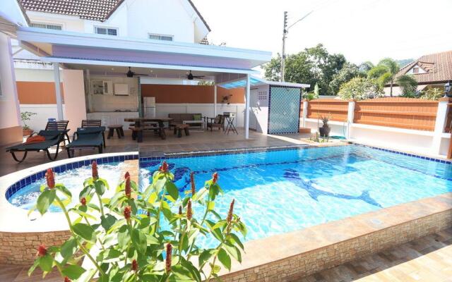 Tropical Hill Pool Villa