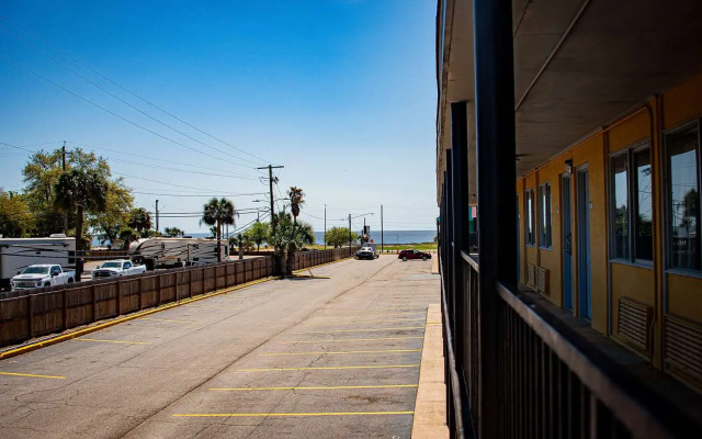 Biloxi Beach Hotel
