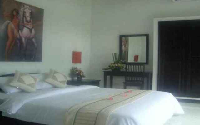 Senyum Villa