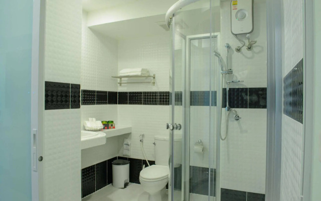 RoomQuest Suvarnabhumi Airport Rom Klao