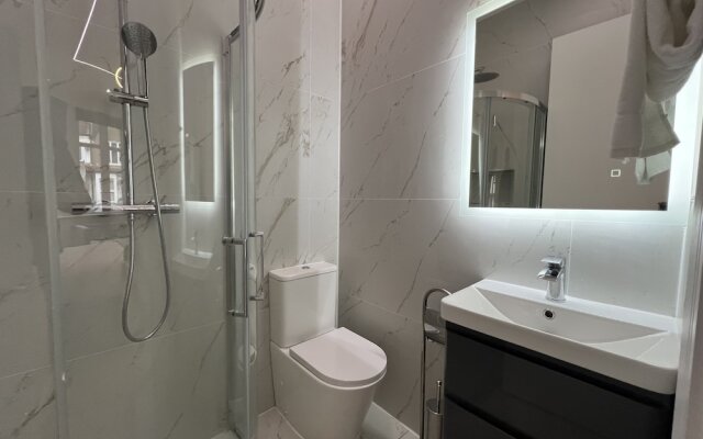 Luxurious London Studios