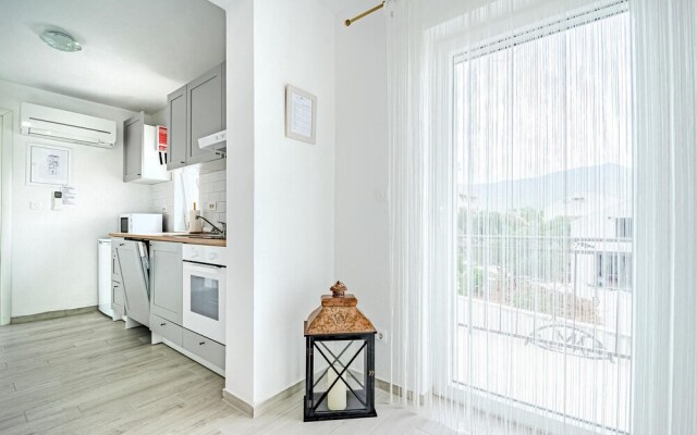 Awesome Apartment in Orebic With Wifi