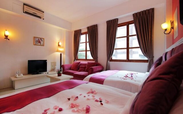 Rainbowtown Hotel