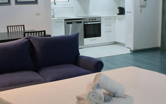 Avenida 5C in Roses With 2 Bedrooms and 2 Bathrooms