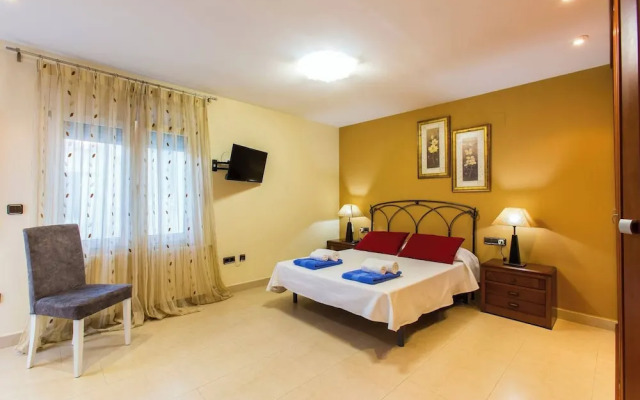 Private Pool, Garden, Barbecue and Beach Nearby