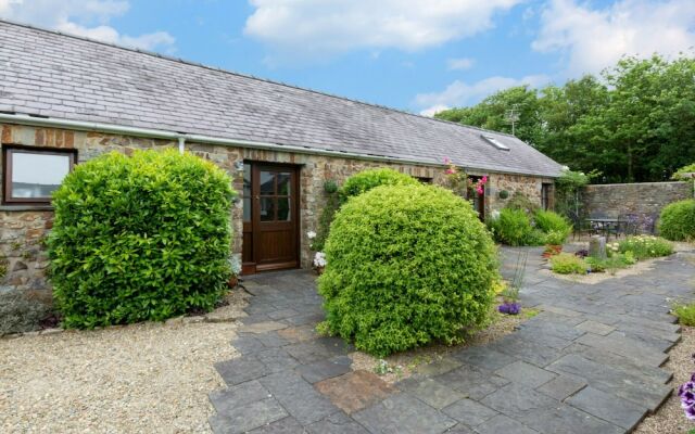 Charming Holiday Home in Haverfordwest With Meadow View