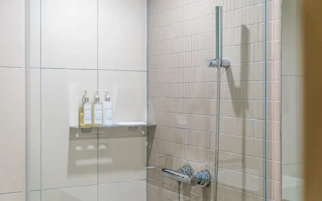 Hound Hotel Sajik Minam Station