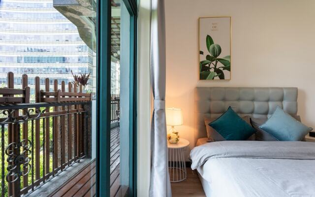 StarHome West Nanjing Road Branch