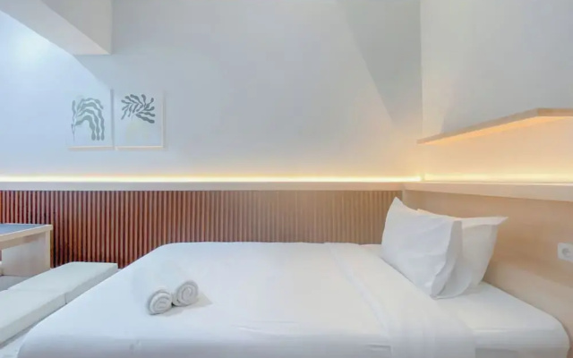 Minimalist And Homey Studio Apartment At The Alton