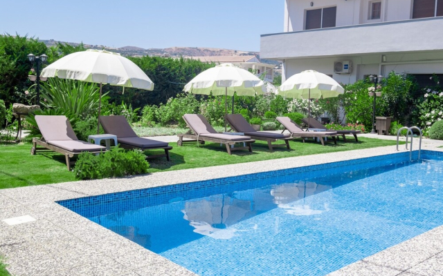 Euphoria Home for 6 with pool and garden