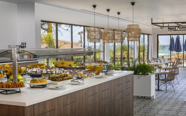 Leonardo Plaza Cypria Maris Beach Hotel & Spa