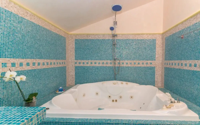 Surphinia Torre di Bari