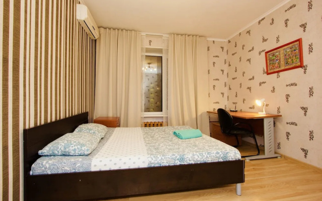 LUXKV Apartment on Nikoloyamskiy