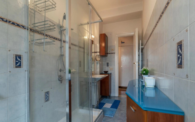 Roomy and Bright Apartment with Terrace