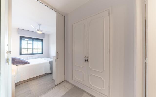 Lucia in L'Escala with 1 bedrooms and 1 bathrooms