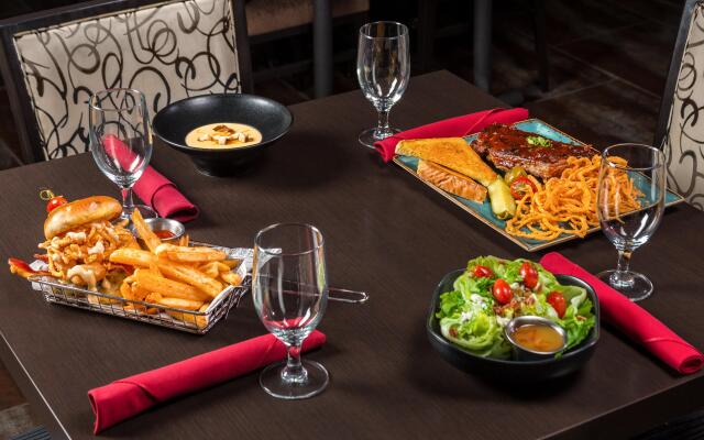 Crowne Plaza Milwaukee South by IHG