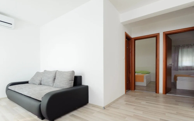 A4 - Spacious apt With the sea View & use of Pool