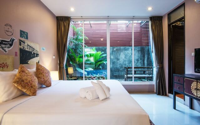 Feung Nakorn Balcony Rooms and Cafe