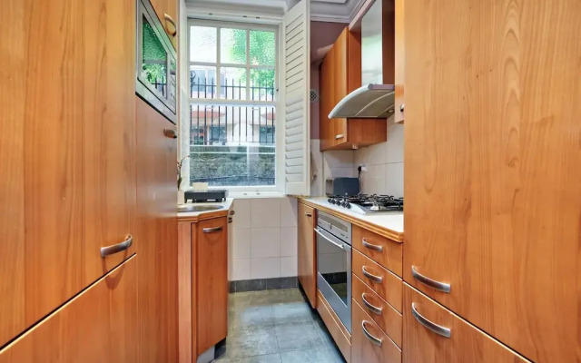 Westminster Retreat by Underthedoormat