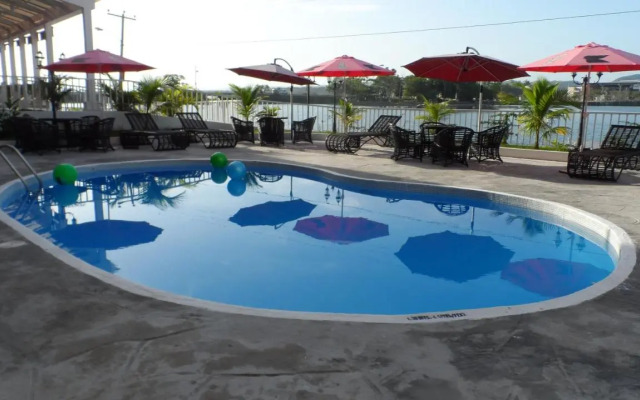 Hotel La Canoa