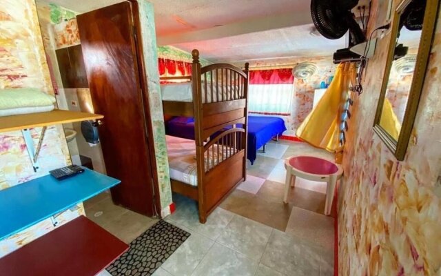 Yellow Moon Guesthouse  Apartments