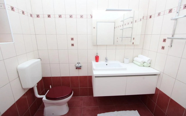 Rooms and Apartment Luana