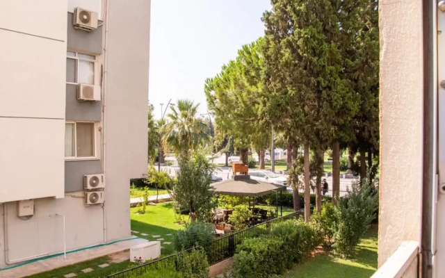 Lovely Flat near Public Transportation in Izmir