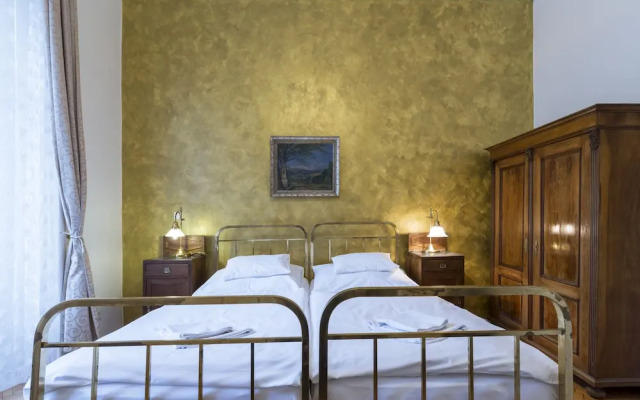 Hotel U Zlateho Jelena