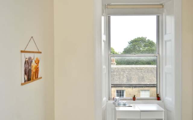 Homely 2 Bedroom Flat Next to Botanical Gardens