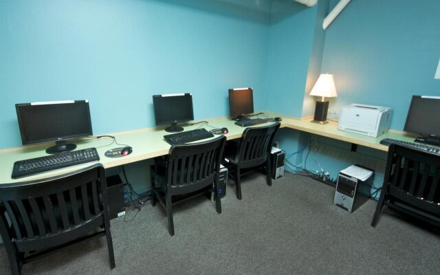 HI Seattle at the American Hotel