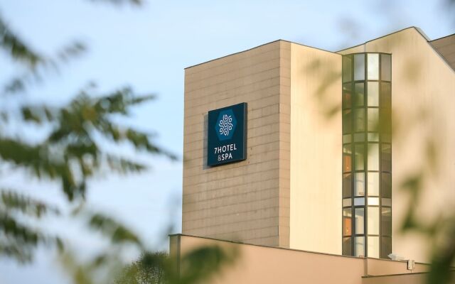 7 Hotel & Fitness