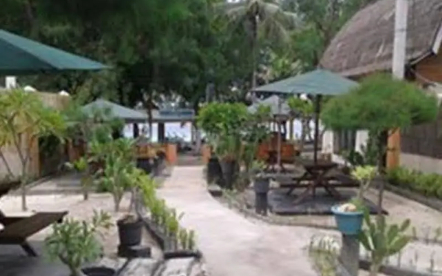 Blue Beach Cottages I - Hotel in Gili Trawangan - Photo 2