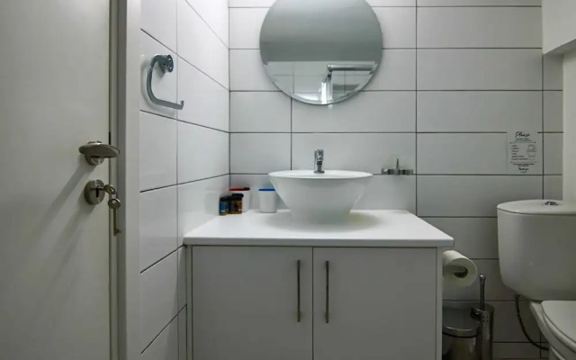 Phaedrus Living City View Fountain Court 113