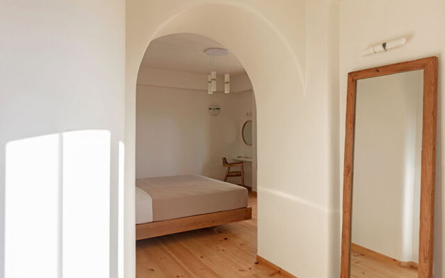 Ammothines Cycladic Suites