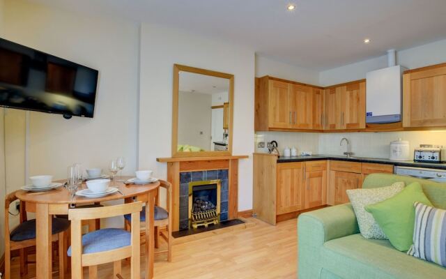 Beautiful Apartment in Dartmouth With a Courtyard