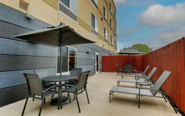 Fairfield Inn & Suites Hutchinson