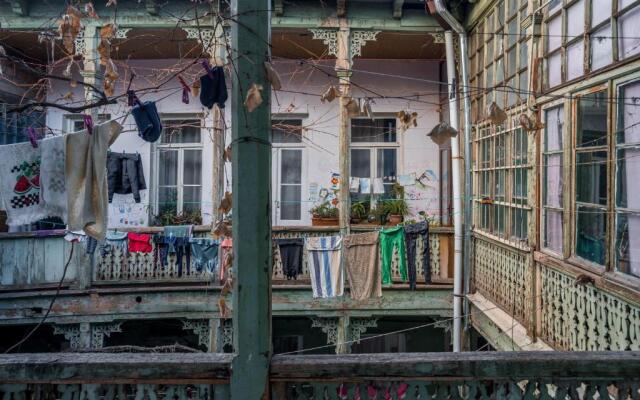 Pirosmani Courtyard next to Fabrika