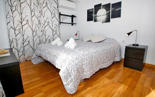 Turina Apartment -AC near beach