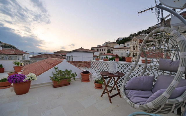 Agate Hydra luxury apartment