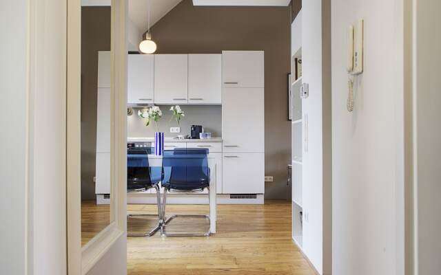 City-Apartment, Balkon & Parkplatz