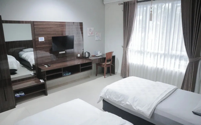 Aries Biru Hotel & Villa – Guest Rooms – Megamendung
