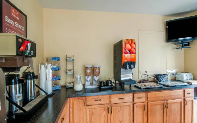 Econo Lodge East Staunton