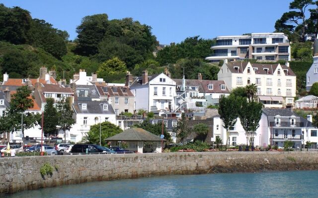 St. Magloire Guesthouse