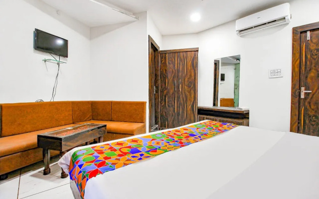 Hotel HTC By OYO Rooms