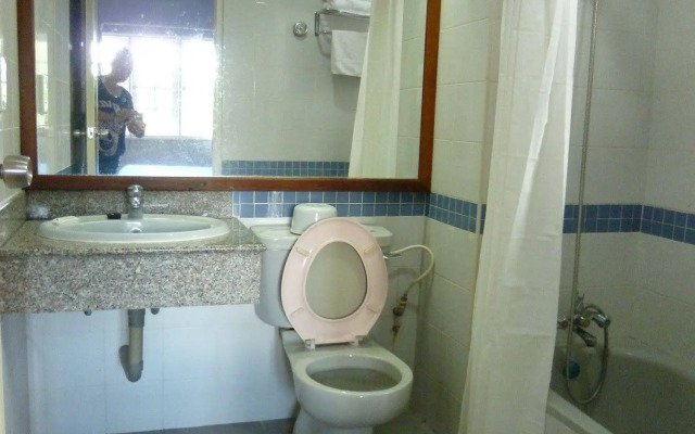 Greenhill Apartment