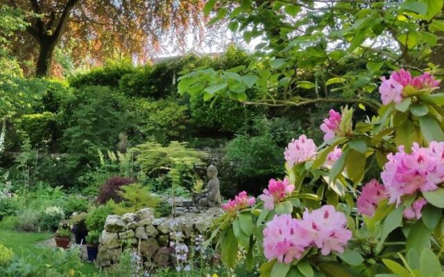 Cascades Gardens