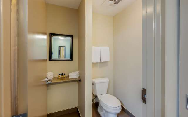 Best Western Plus Walkerton Hotel & Conference Centre