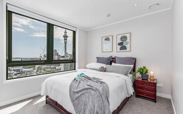 Penthouse with Access to Exclusive Rooftop Terrace