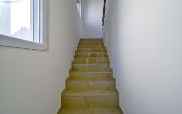 Villa w Garden Balcony 8 min to Ulcinj Long Beach